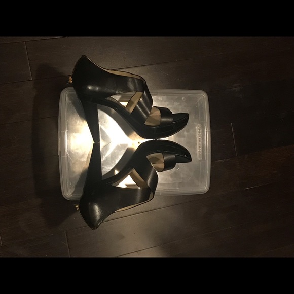 Michael Kors Black Shoe Size 11 - Picture 3 of 5